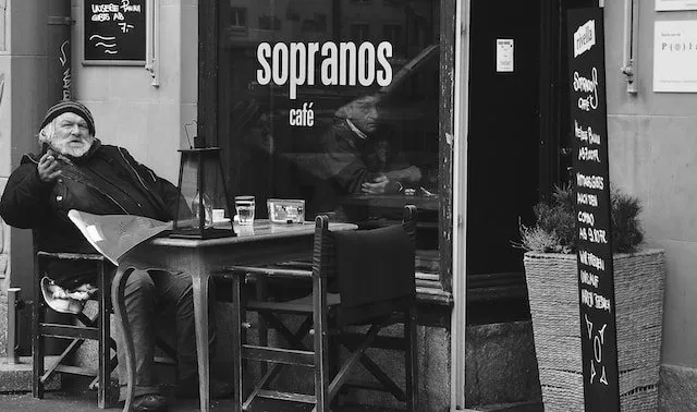 Gemütlicher Kaffee in einem Café in der Restaurant Zürich Altstadt