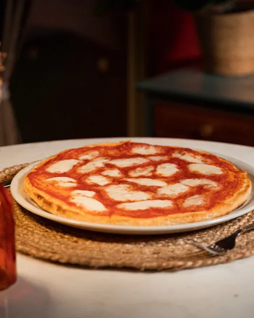 Glutenfreie Pizza im Anemoia in Zürich, sorgfältig zubereitet