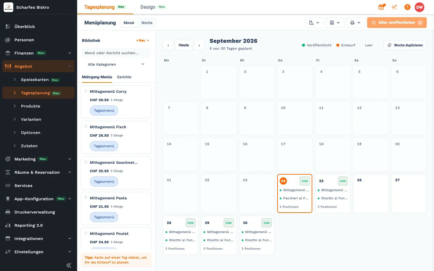OrderAdmin: Menüplanung im Monatskalender, links eine Bibliothek mit Mittagsmenüs, an einzelnen Tagen veröffentlichte Menüs